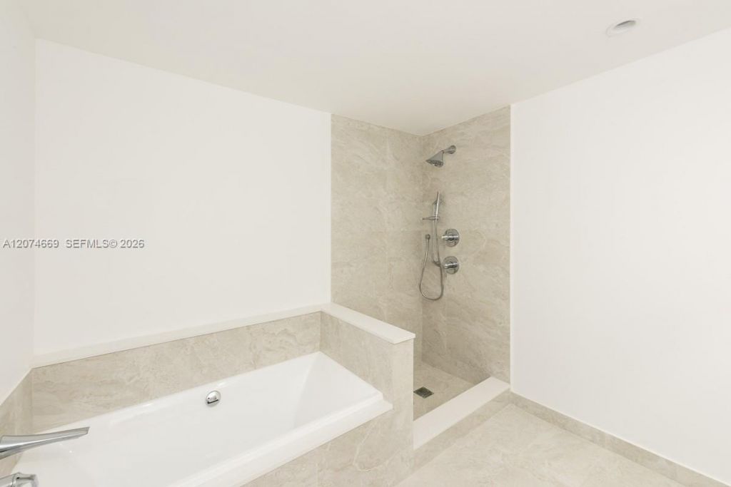 488 NE 18th St , Unit 1907, Miami, FL 33132 Photo