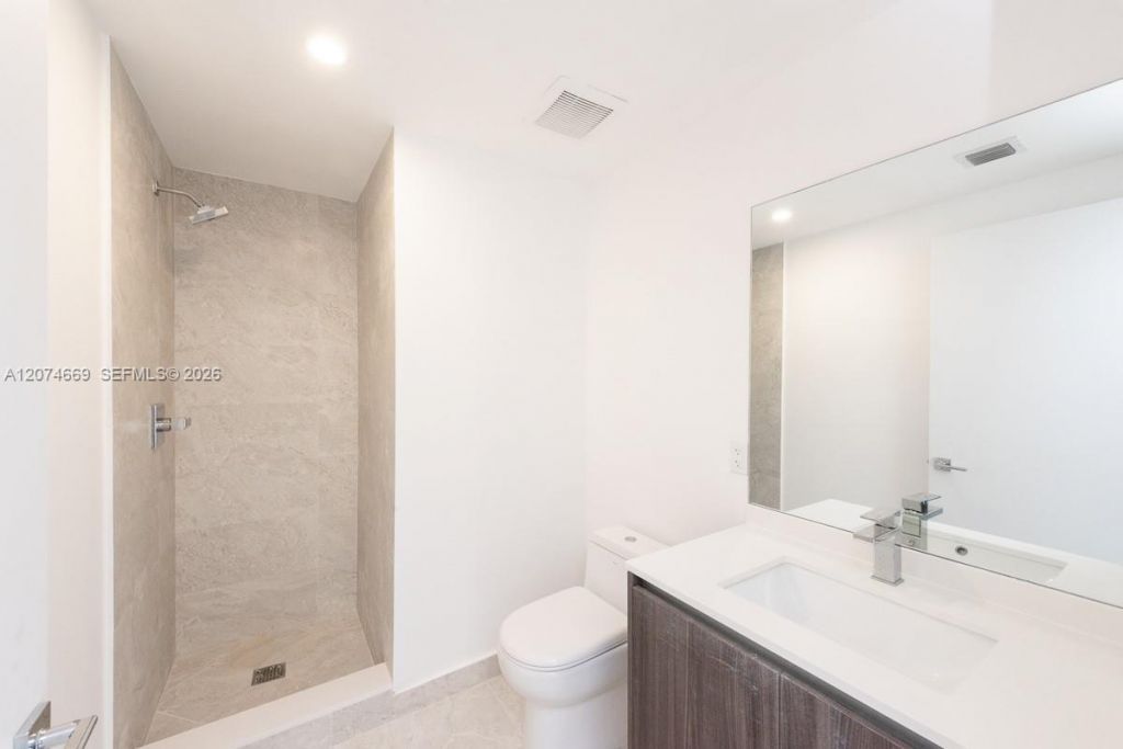 488 NE 18th St , Unit 1907, Miami, FL 33132 Photo