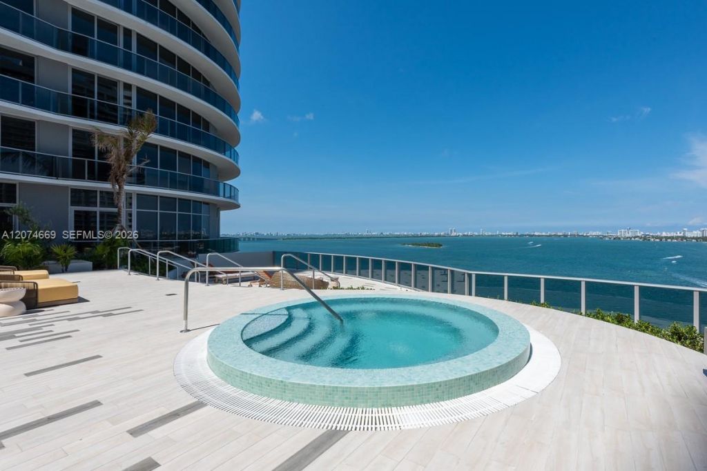 488 NE 18th St , Unit 1907, Miami, FL 33132 Photo