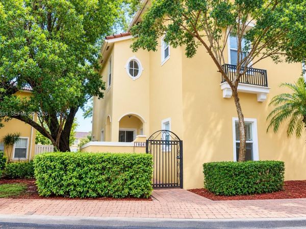 2851 W Prospect Rd, Unit 1006, Tamarac, FL 33309