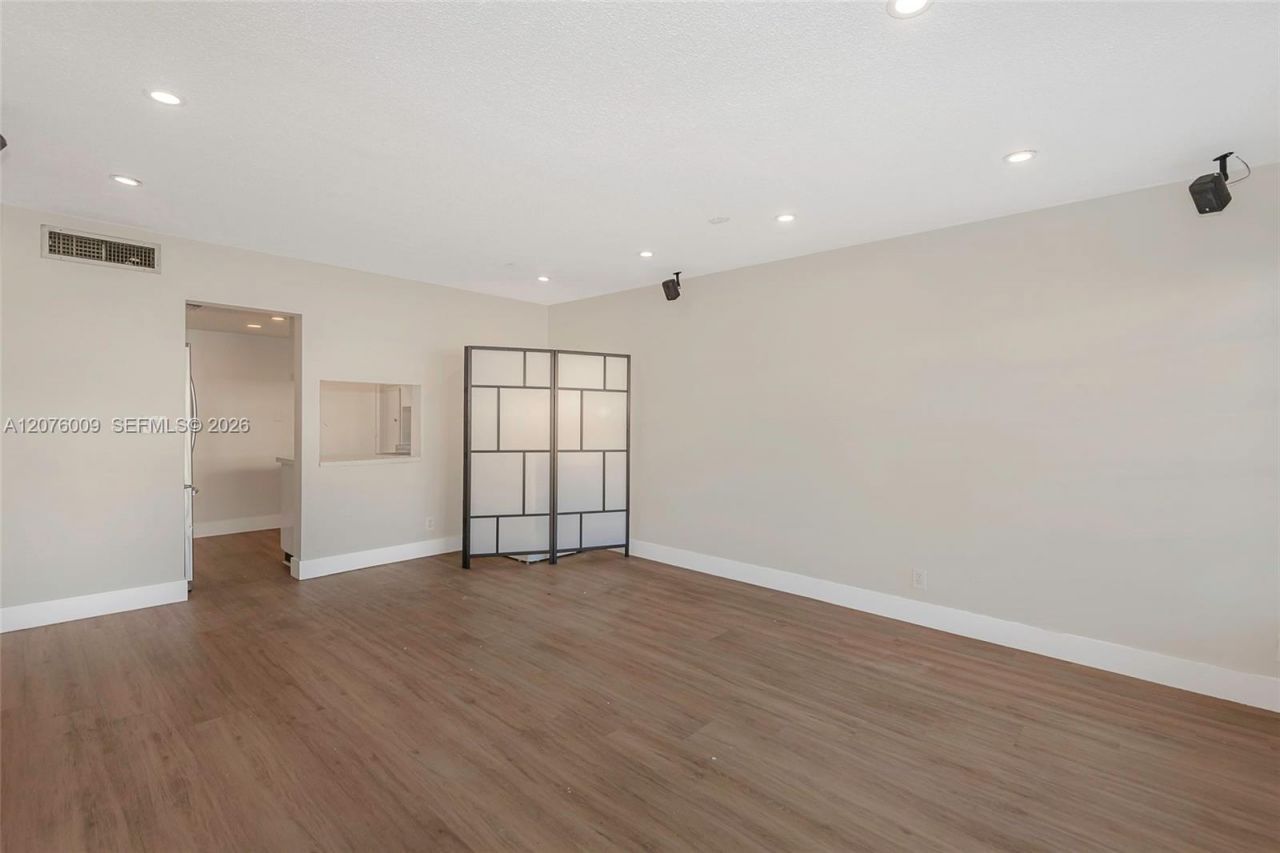 16800 NE 15th Ave, Unit 115, Miami, FL 33162 Photo