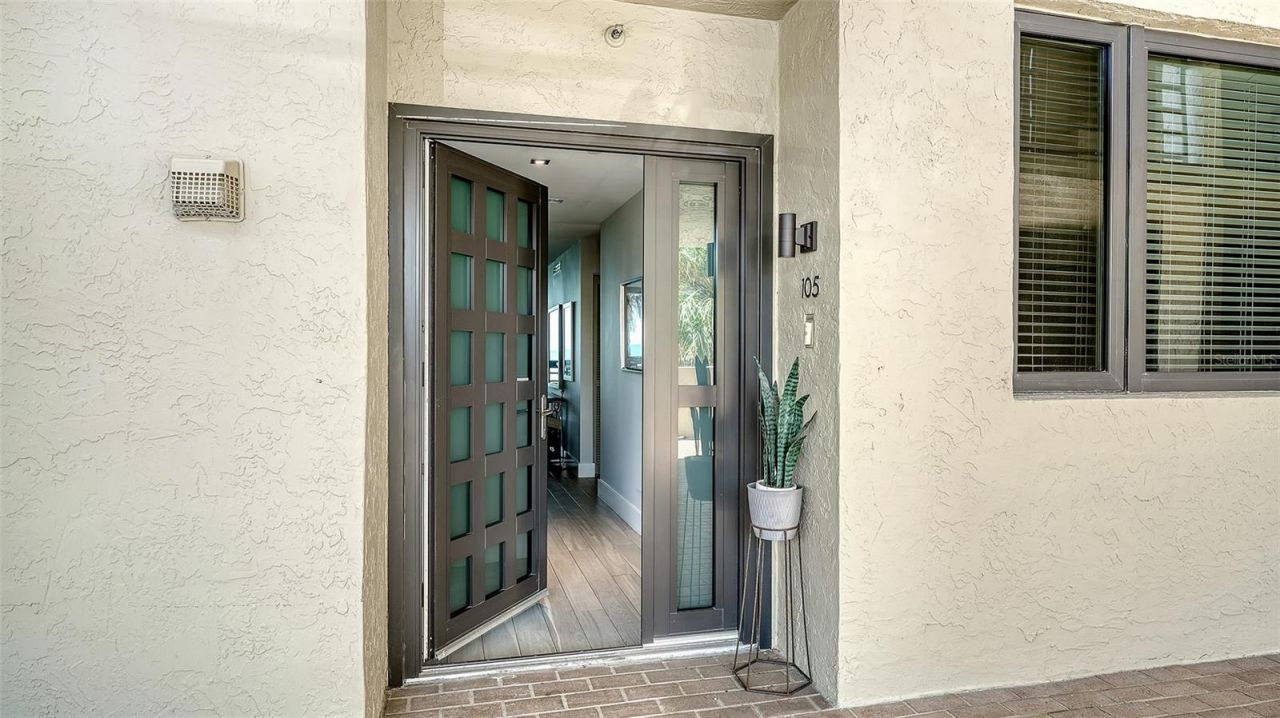 1055 Gulf Of Mexico Drive, Unit 105, Longboat Key, FL 34228 Photo