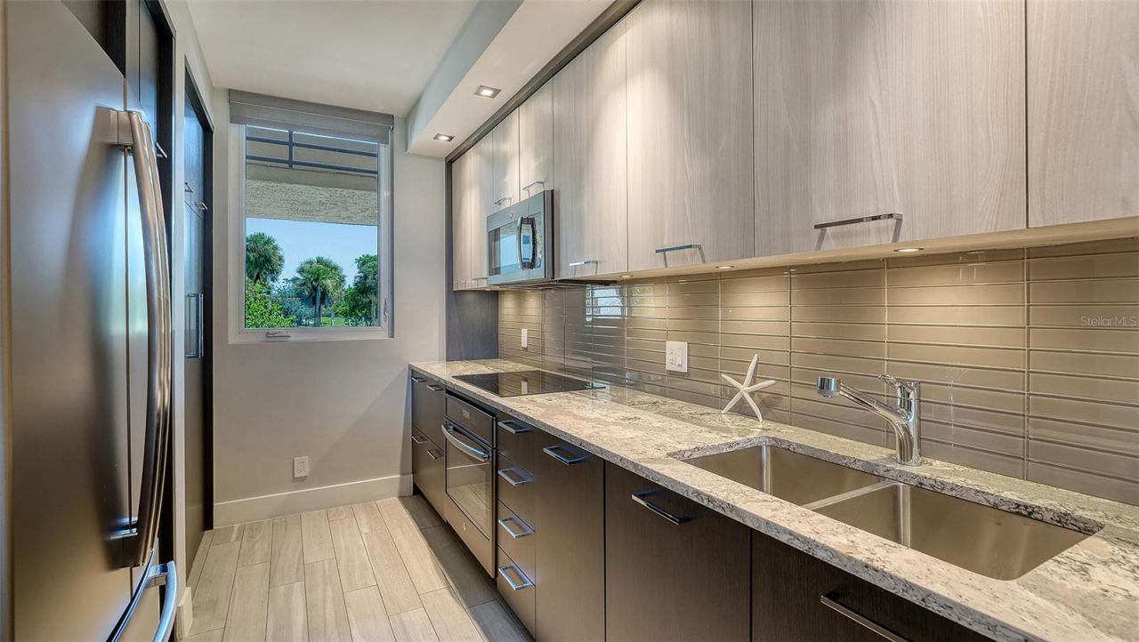 1055 Gulf Of Mexico Drive, Unit 105, Longboat Key, FL 34228 Photo
