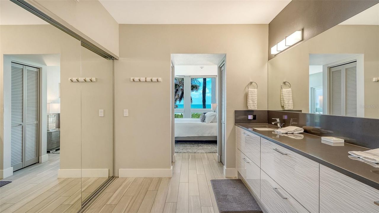 1055 Gulf Of Mexico Drive, Unit 105, Longboat Key, FL 34228 Photo