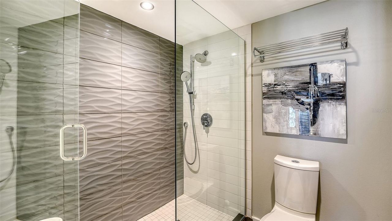 1055 Gulf Of Mexico Drive, Unit 105, Longboat Key, FL 34228 Photo