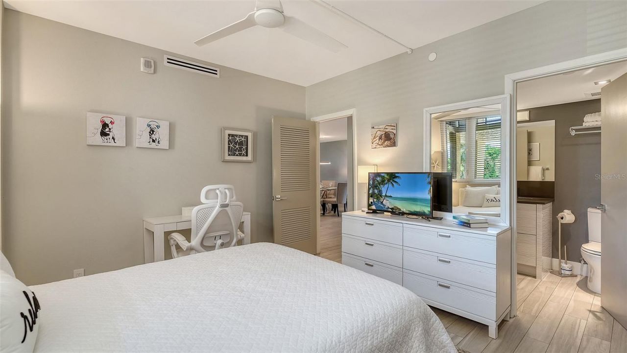 1055 Gulf Of Mexico Drive, Unit 105, Longboat Key, FL 34228 Photo