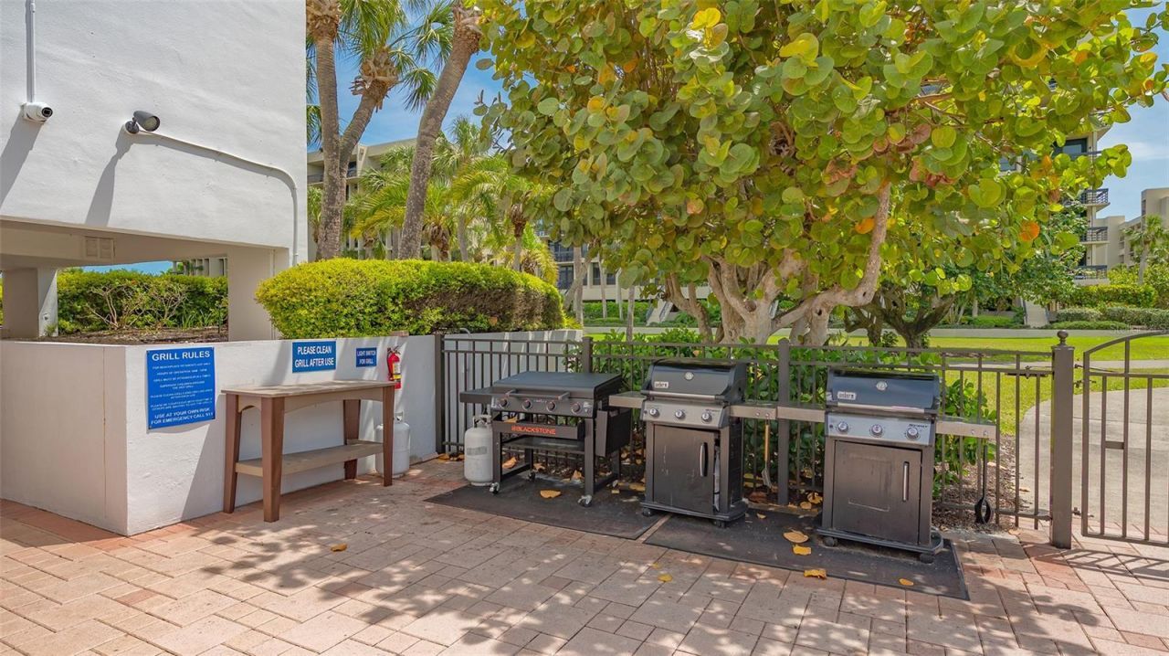 1055 Gulf Of Mexico Drive, Unit 105, Longboat Key, FL 34228 Photo
