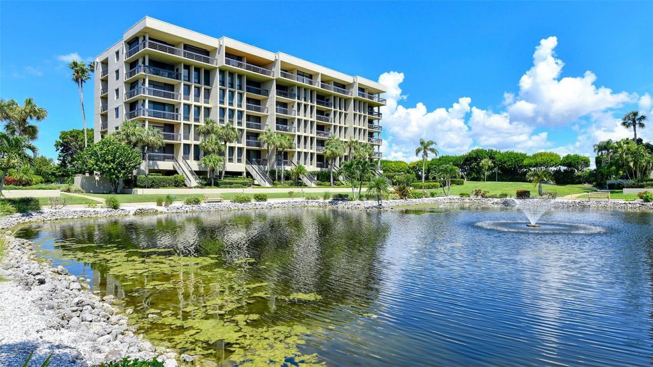 1055 Gulf Of Mexico Drive, Unit 105, Longboat Key, FL 34228 Photo