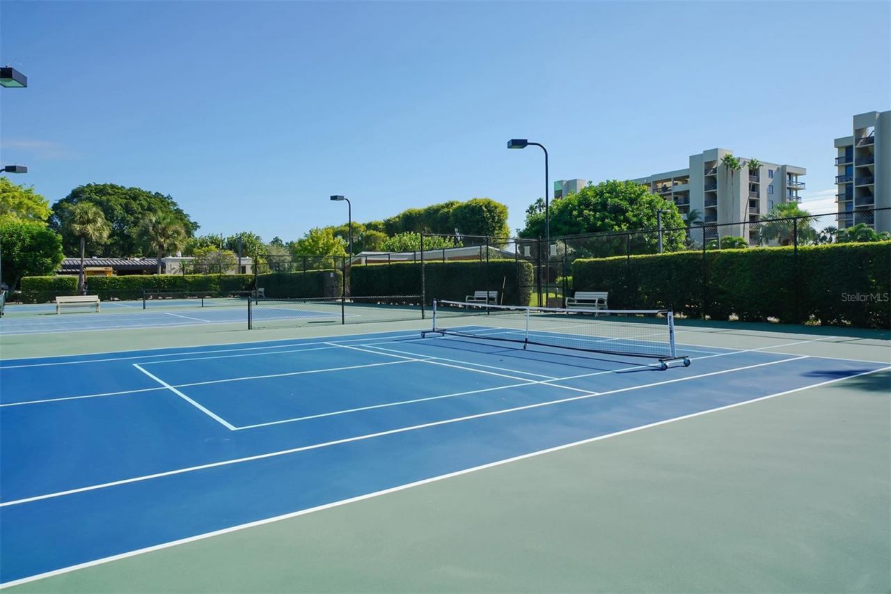 1055 Gulf Of Mexico Drive, Unit 105, Longboat Key, FL 34228 Photo