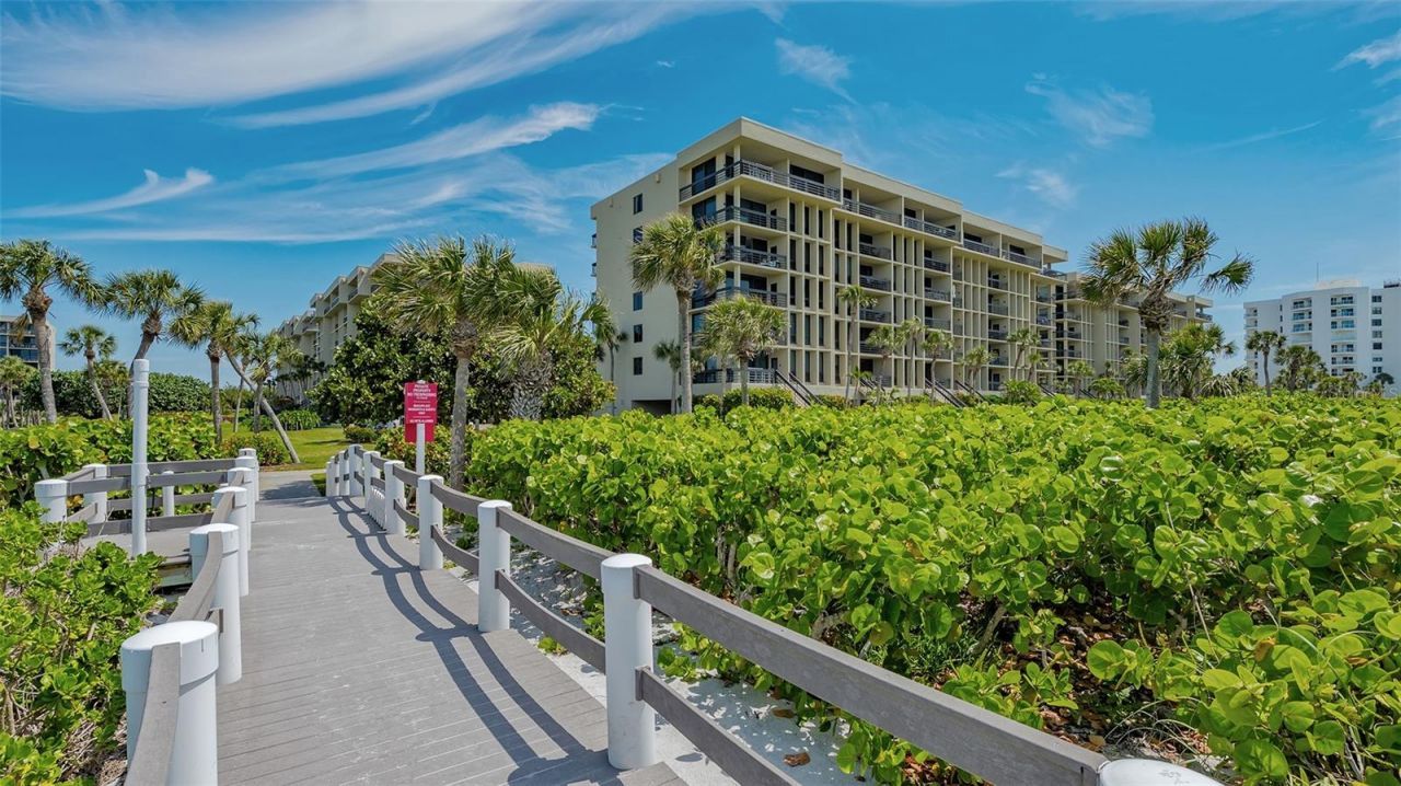 1055 Gulf Of Mexico Drive, Unit 105, Longboat Key, FL 34228 Photo