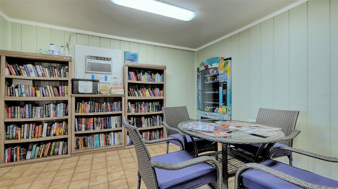 1055 Gulf Of Mexico Drive, Unit 105, Longboat Key, FL 34228 Photo