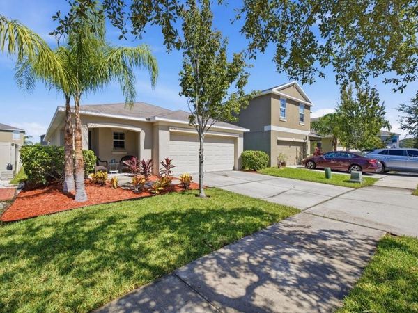 6830 BLUE MOON WAY , SUN CITY CENTER, FL 33573
