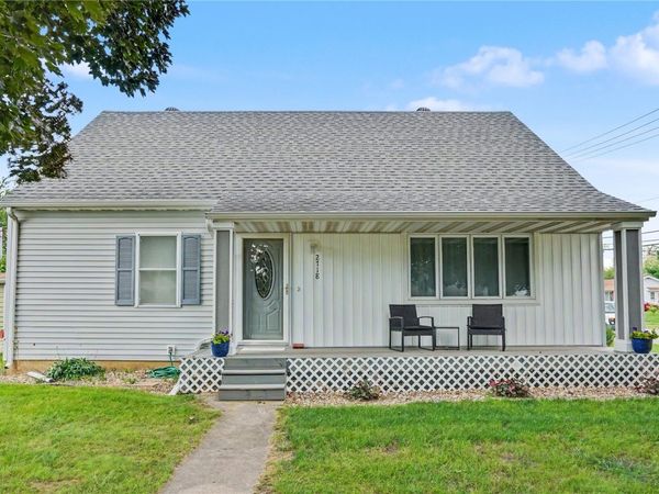 2718 E Ave NW, Cedar Rapids, IA 52405