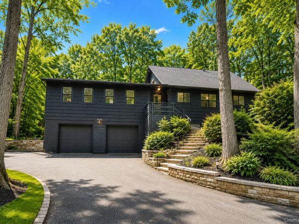 111 Fleets Cove Road , Huntington, NY 11743
