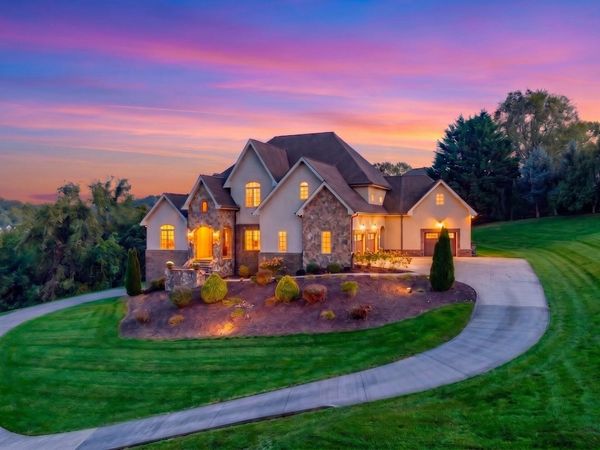 610 Magnolia Ridge Drive, Jonesborough, TN 37659