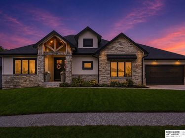21545 B Street, Elkhorn, NE 68022