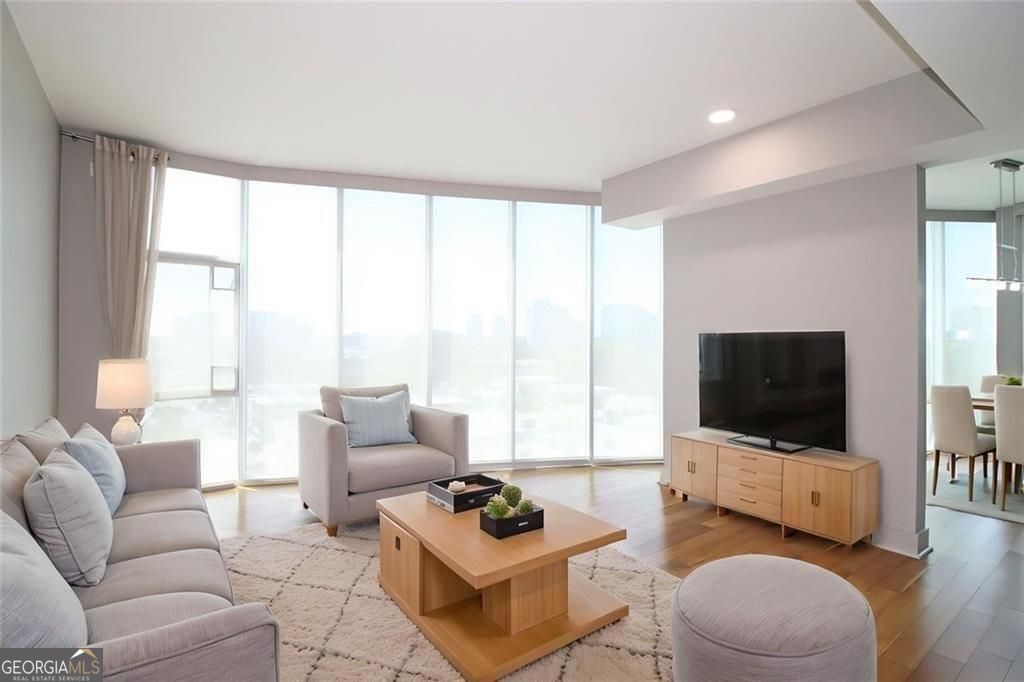 4561 Olde Perimeter Way S, Unit 1002, Atlanta, GA 30346 Main Photo