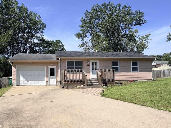 1604 Southview Circle, Fairfield, IA 52556