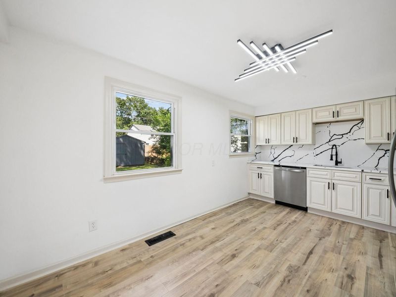 2458 Edgevale Road , Columbus, OH 43221 Photo 15