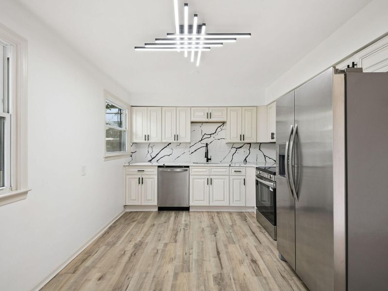 2458 Edgevale Road , Columbus, OH 43221 Photo 9