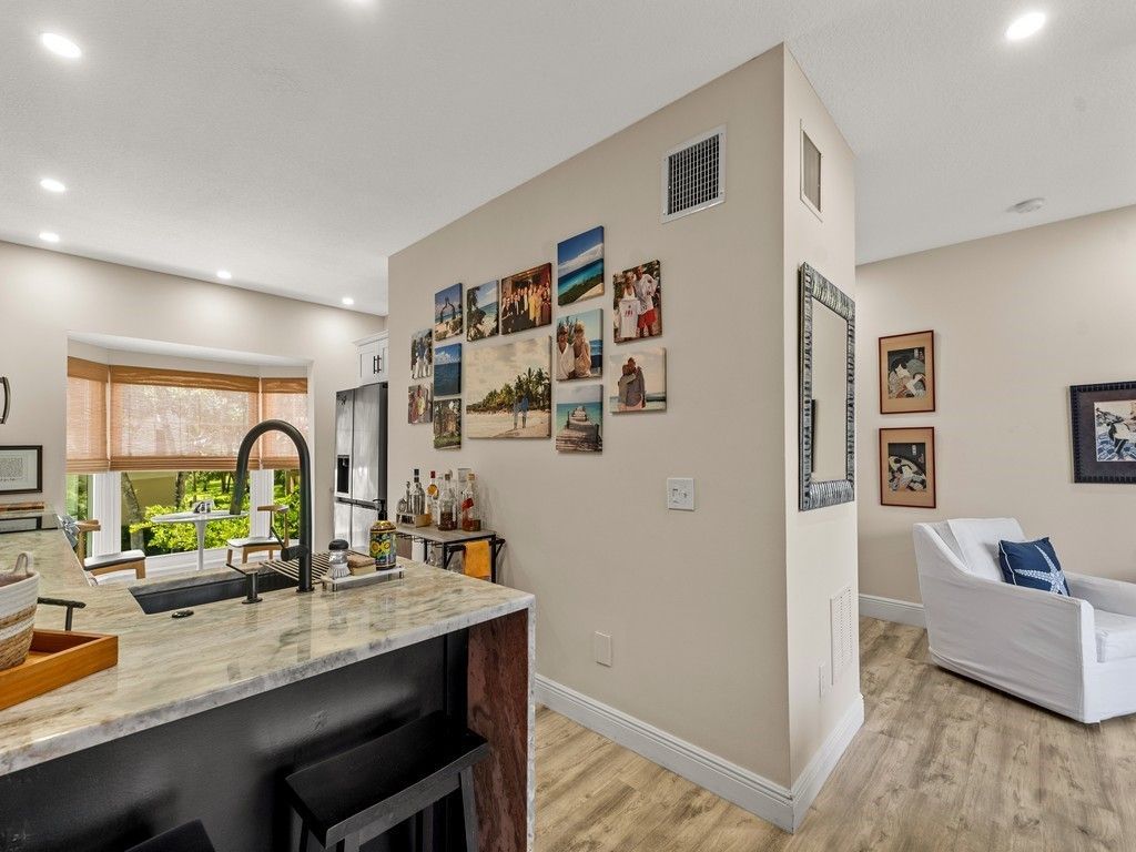 1640 42nd Square, Unit 103, Vero Beach, FL 32960 Photo