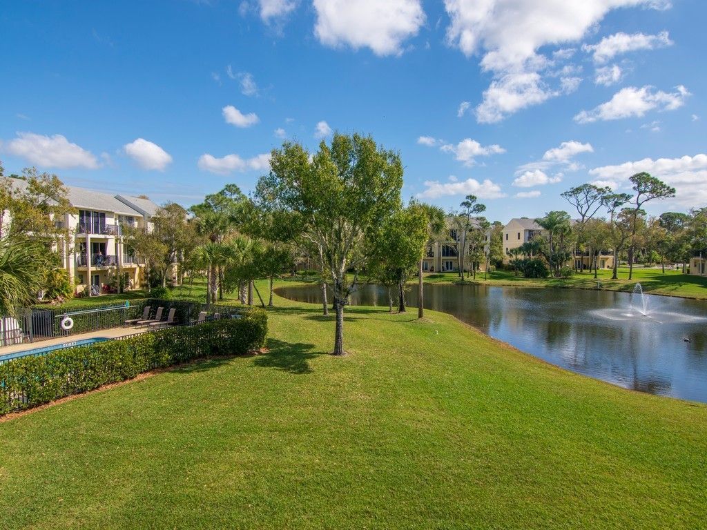 1640 42nd Square, Unit 103, Vero Beach, FL 32960 Photo