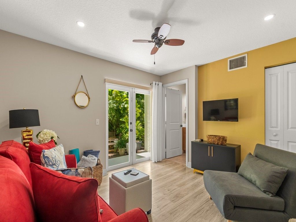 1640 42nd Square, Unit 103, Vero Beach, FL 32960 Photo