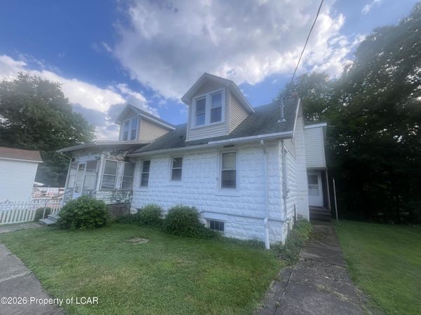 203 Hellers Grove, Trucksville, PA 18708