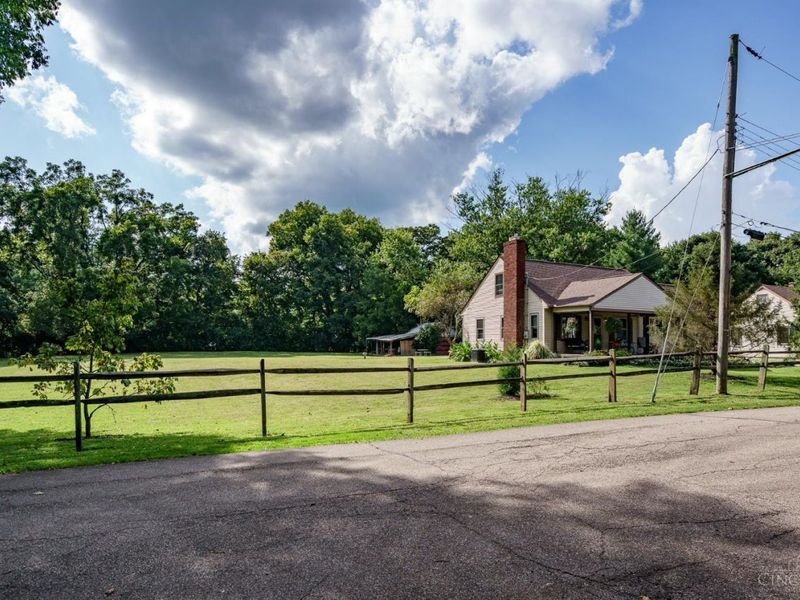 10581 Chipstone Drive, Crosby Township, OH 45030 Photo 2