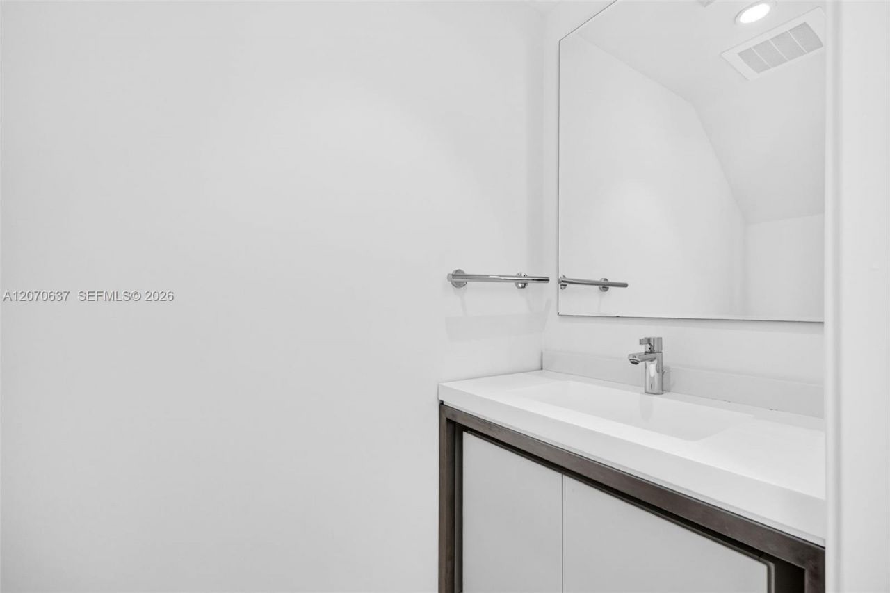 2000 Metropica Way, Unit 417, Sunrise, FL 33323 Photo