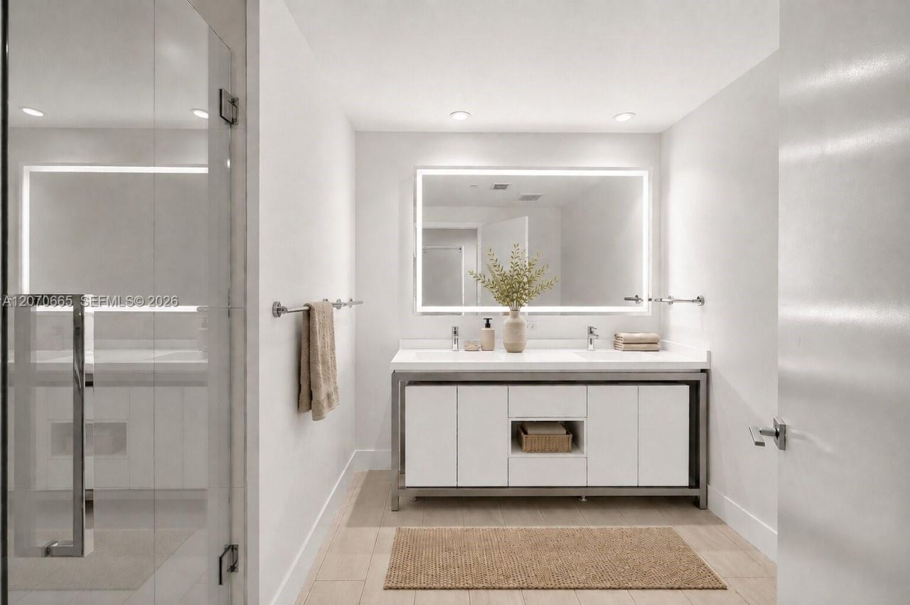 2000 Metropica Way, Unit 2111, Sunrise, FL 33323 Photo