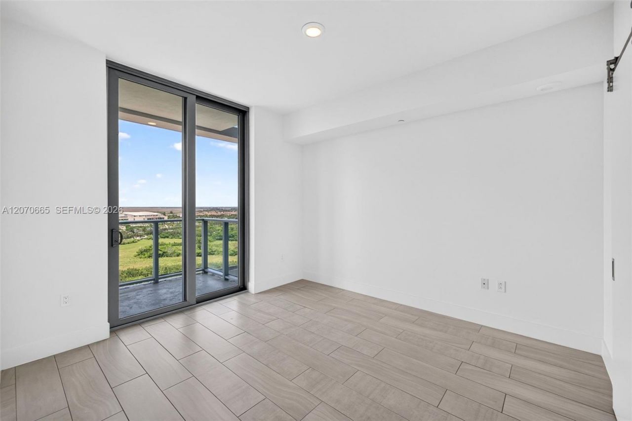 2000 Metropica Way, Unit 2111, Sunrise, FL 33323 Photo