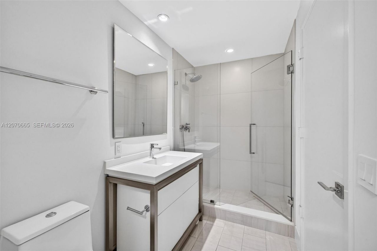 2000 Metropica Way, Unit 2111, Sunrise, FL 33323 Photo