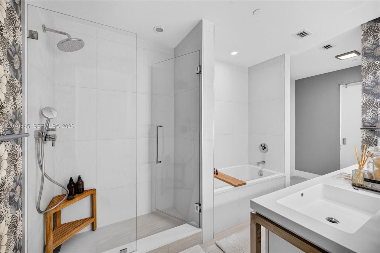 2000 Metropica Way, Unit 1901, Sunrise, FL 33323 Photo