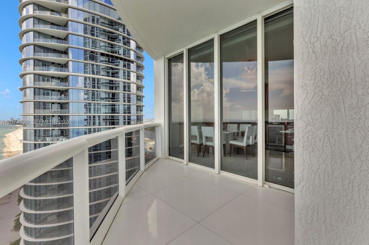 15811 Collins Ave, Unit 3001, Sunny Isles Beach, FL 33160 Photo