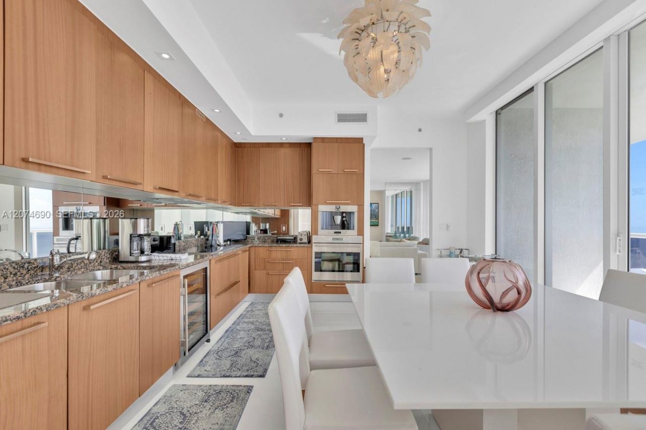 15811 Collins Ave, Unit 3001, Sunny Isles Beach, FL 33160 Photo