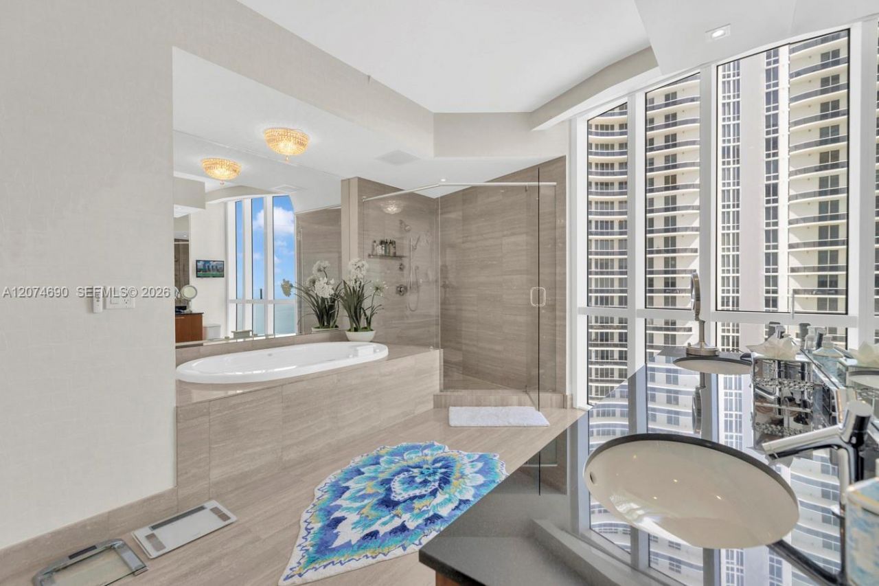 15811 Collins Ave, Unit 3001, Sunny Isles Beach, FL 33160 Photo