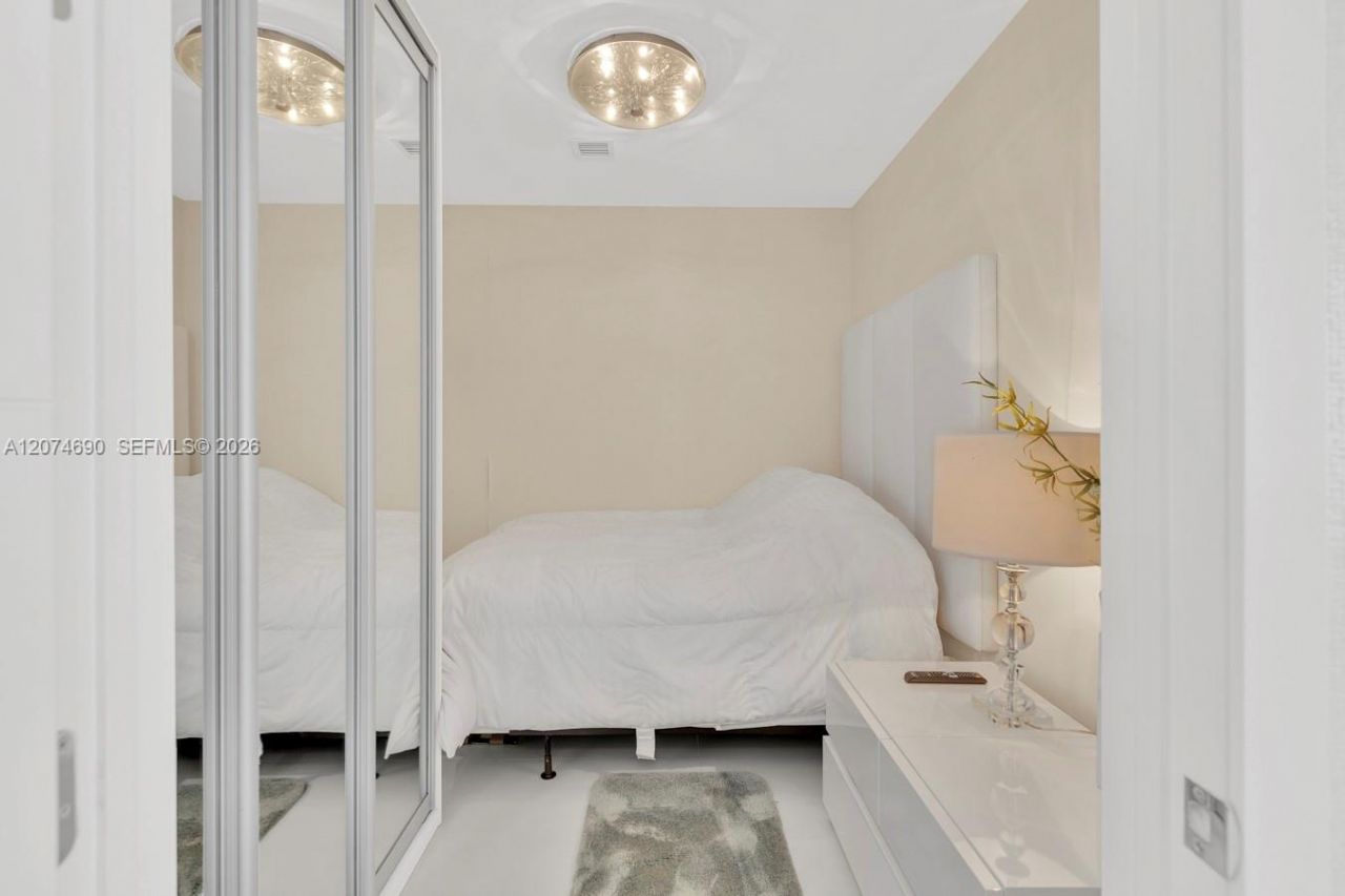 15811 Collins Ave, Unit 3001, Sunny Isles Beach, FL 33160 Photo