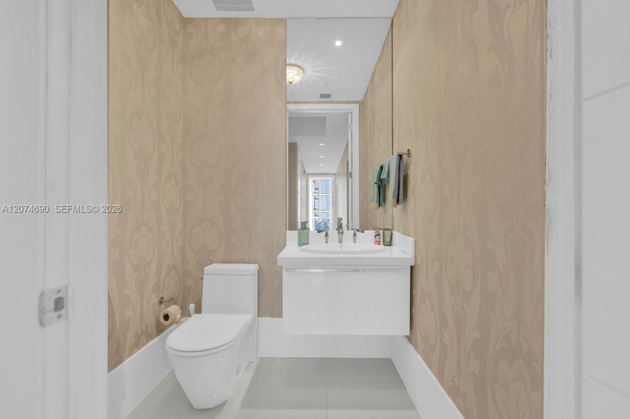 15811 Collins Ave, Unit 3001, Sunny Isles Beach, FL 33160 Photo