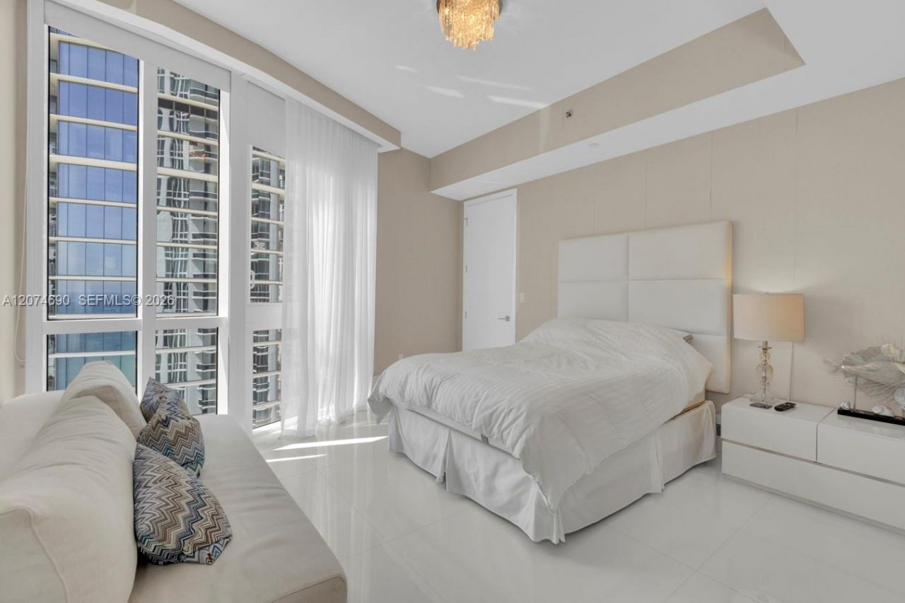 15811 Collins Ave, Unit 3001, Sunny Isles Beach, FL 33160 Photo