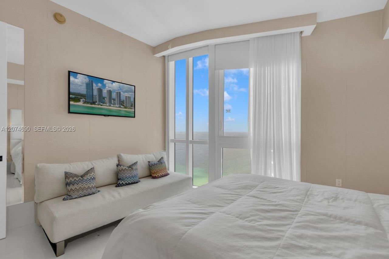 15811 Collins Ave, Unit 3001, Sunny Isles Beach, FL 33160 Photo