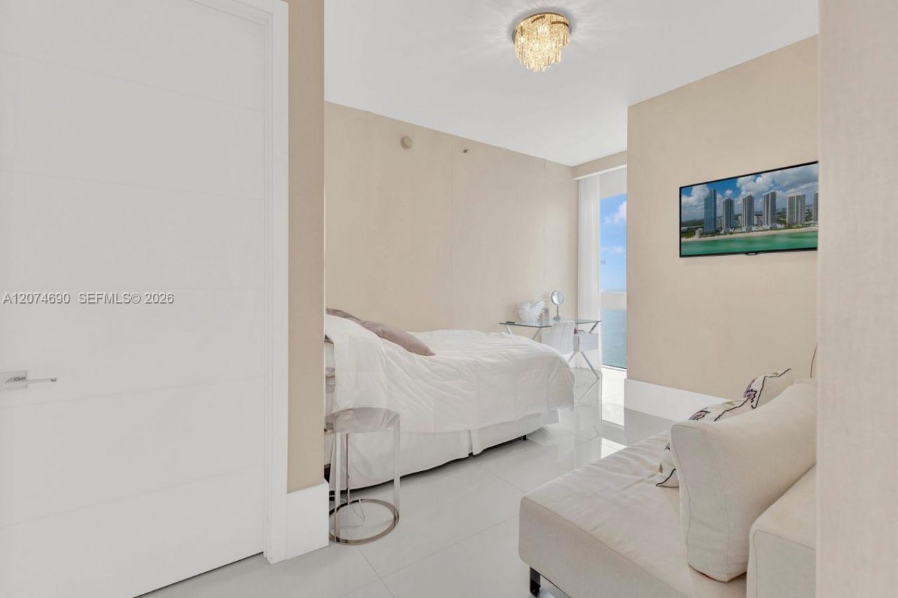 15811 Collins Ave, Unit 3001, Sunny Isles Beach, FL 33160 Photo