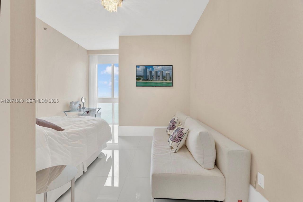 15811 Collins Ave, Unit 3001, Sunny Isles Beach, FL 33160 Photo