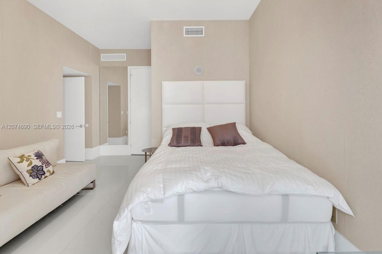 15811 Collins Ave, Unit 3001, Sunny Isles Beach, FL 33160 Photo