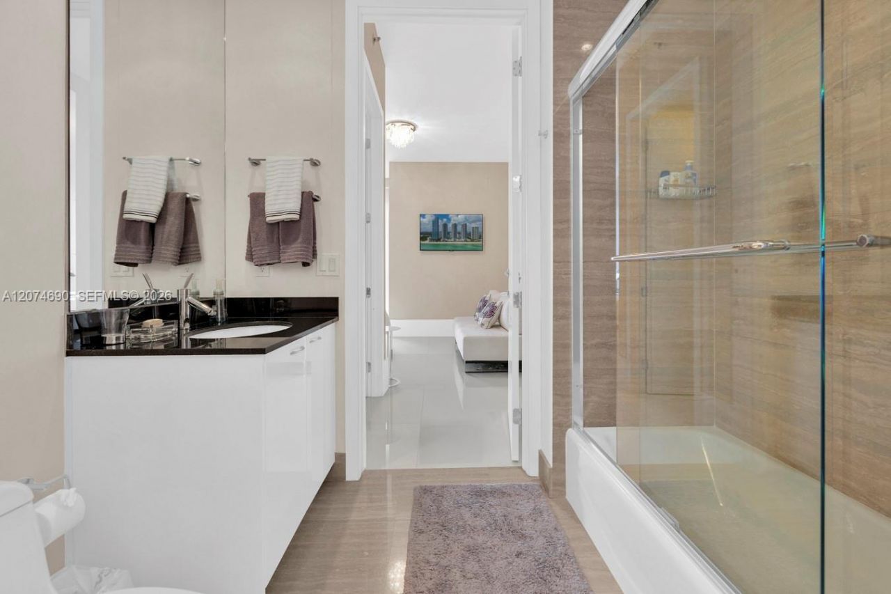 15811 Collins Ave, Unit 3001, Sunny Isles Beach, FL 33160 Photo
