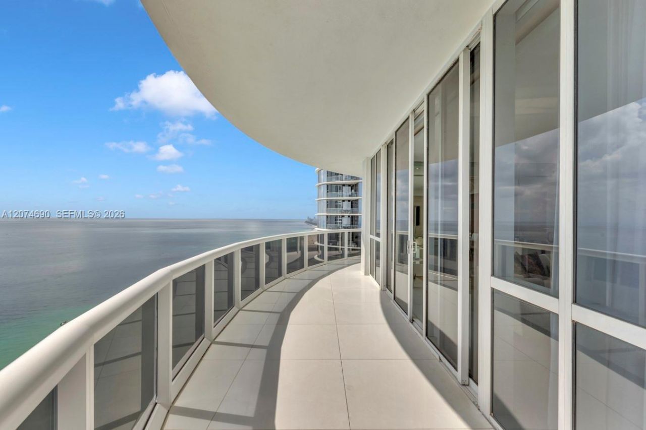 15811 Collins Ave, Unit 3001, Sunny Isles Beach, FL 33160 Photo