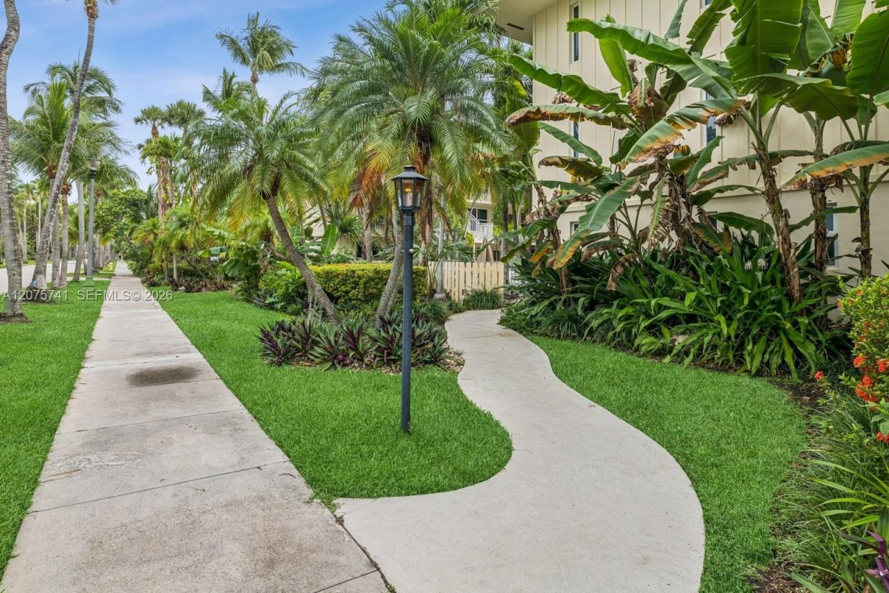 255 Sunrise Dr , Unit 107, Key Biscayne, FL 33149 Photo