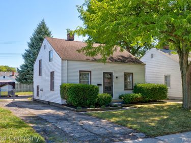 22516 Gascony Avenue, Eastpointe, Mi 48021