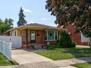 12737 Commonwealth Street, Southgate, Mi 48195