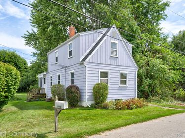 29700 Riverside Bay Court, Harrison Township, Mi 48045